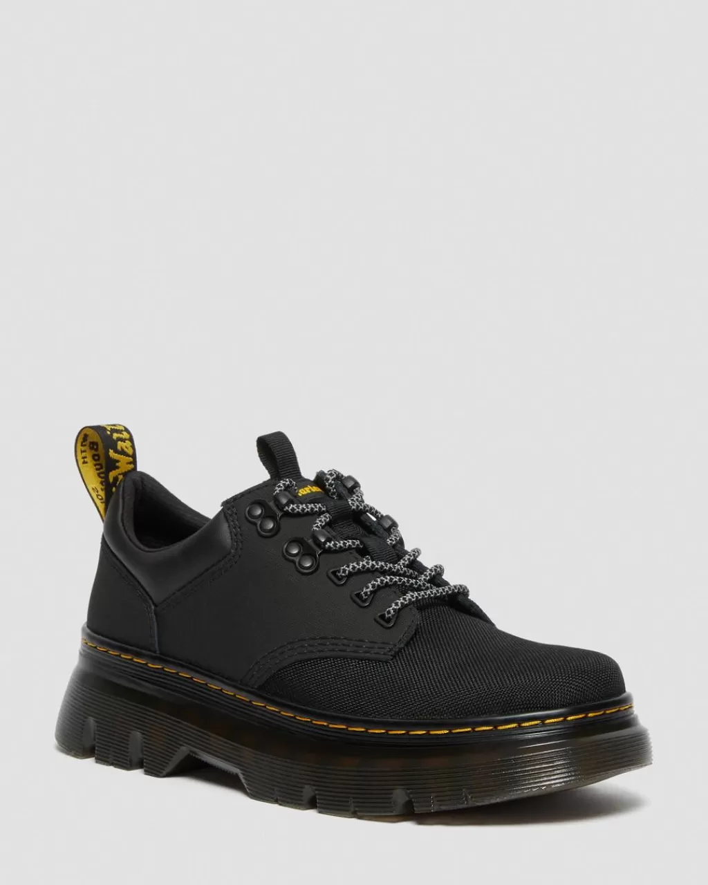 Shop Dr Martens Tarik Lo Extra Tough Utility-Sko Black27390001